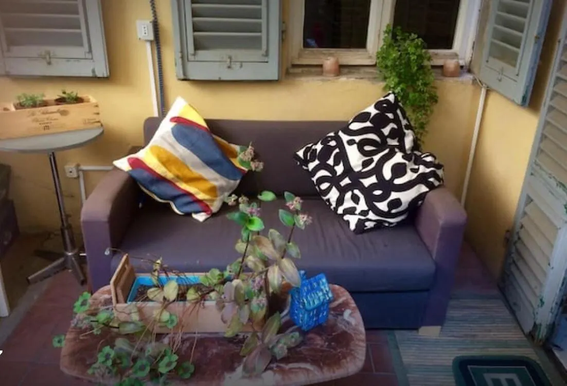 Zen Island Downtown Florence, New Apartment For 6