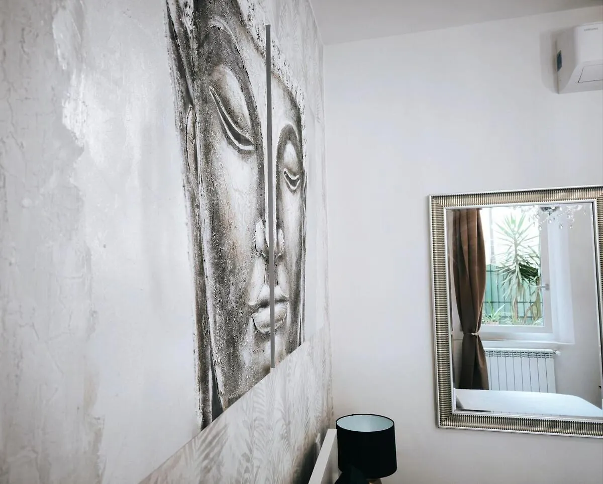 Zen Island Downtown Florence, New Apartment For 6 Olaszország