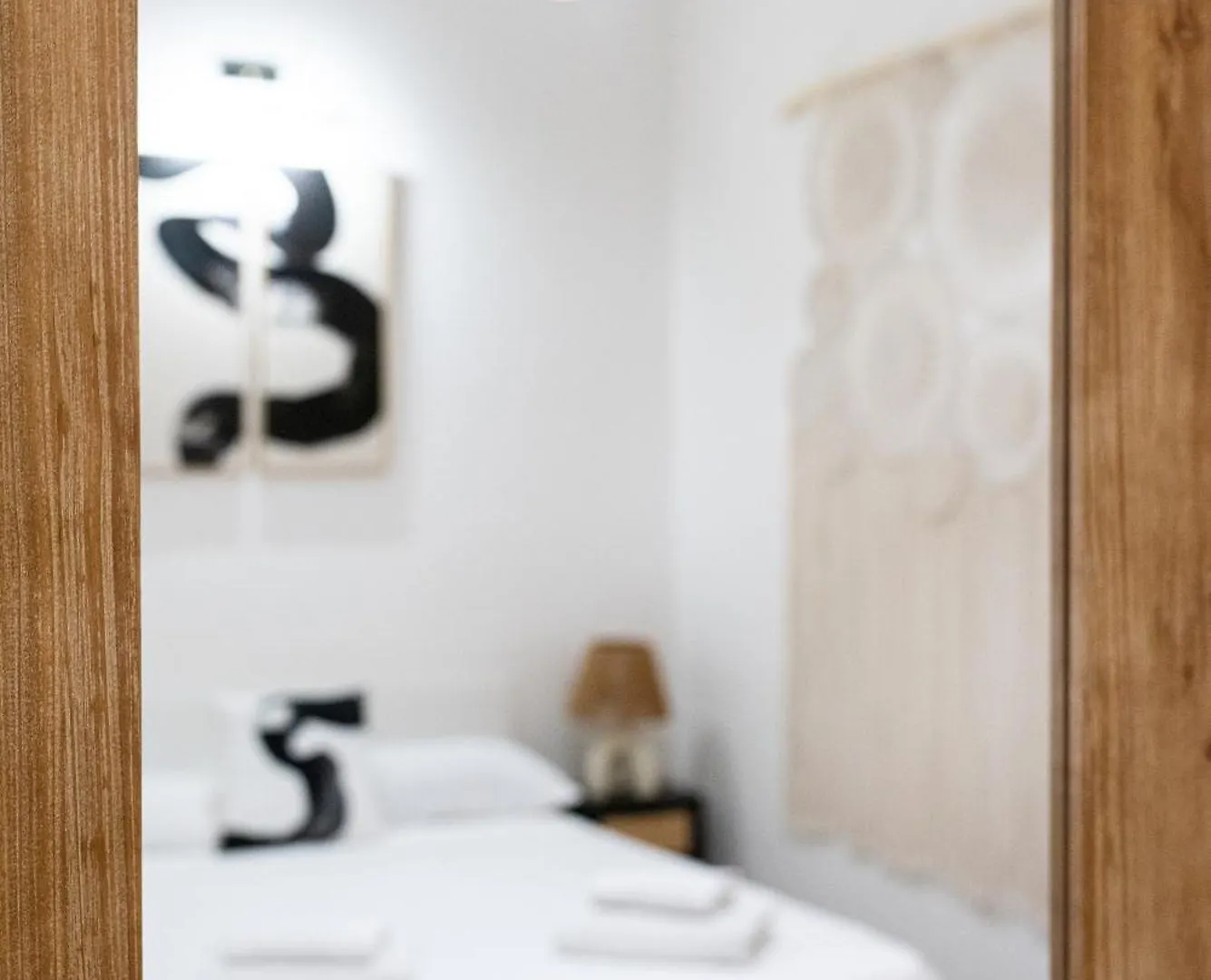 Zen Island Downtown Florence, New Apartment For 6