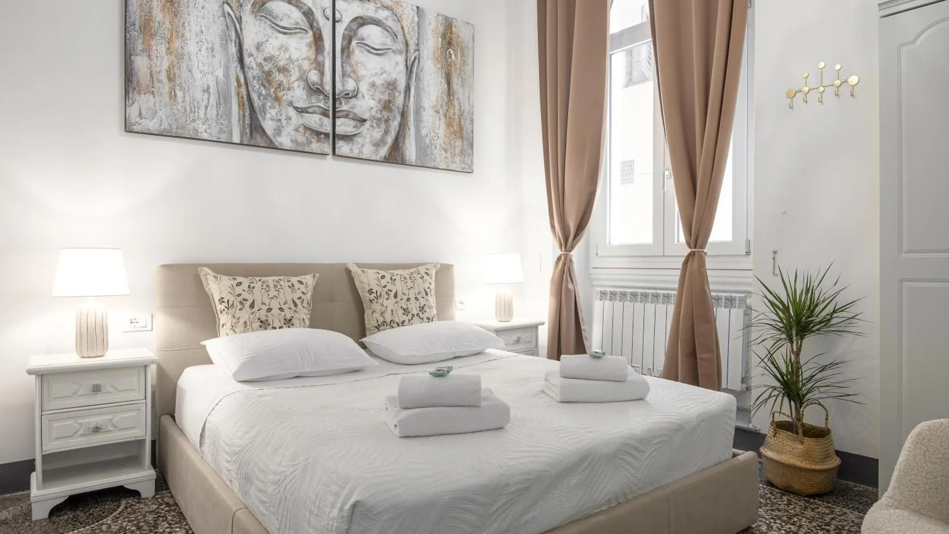 Zen Island Downtown Florence, New Apartment For 6