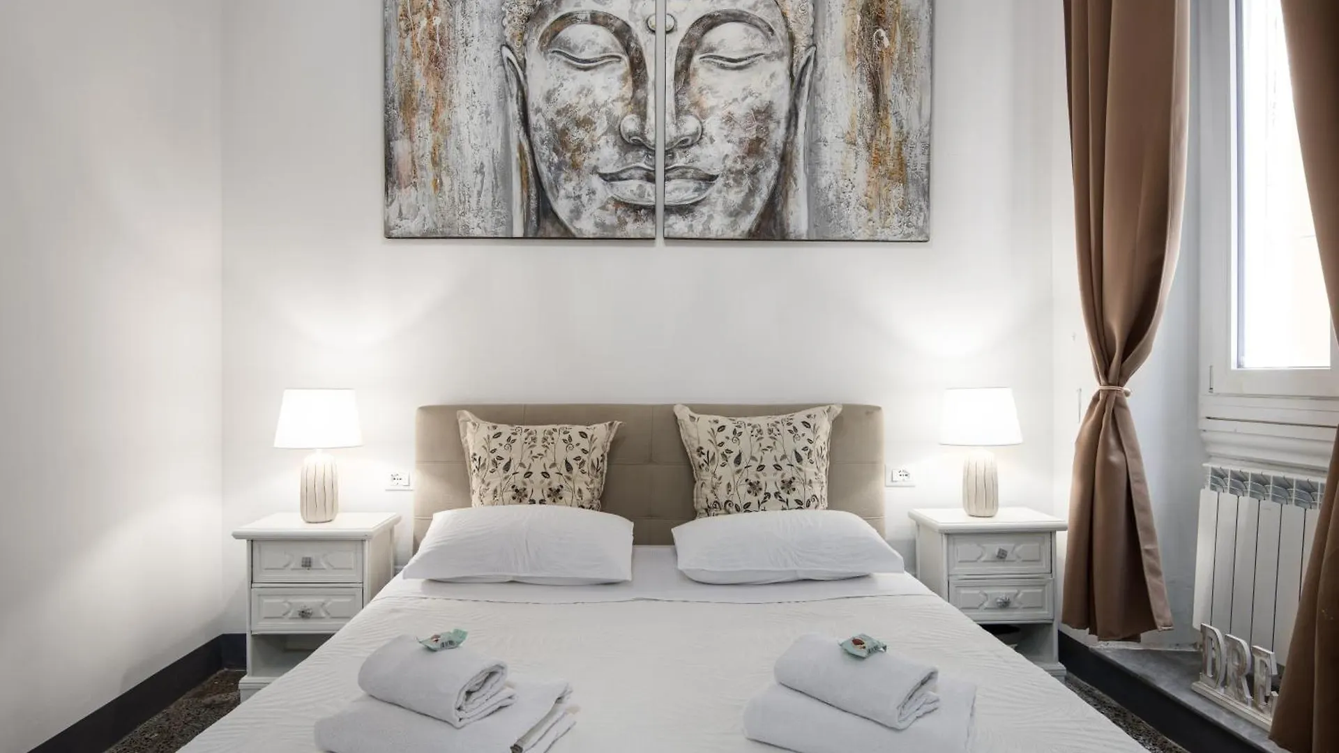 Zen Island Downtown Florence, New Apartment For 6