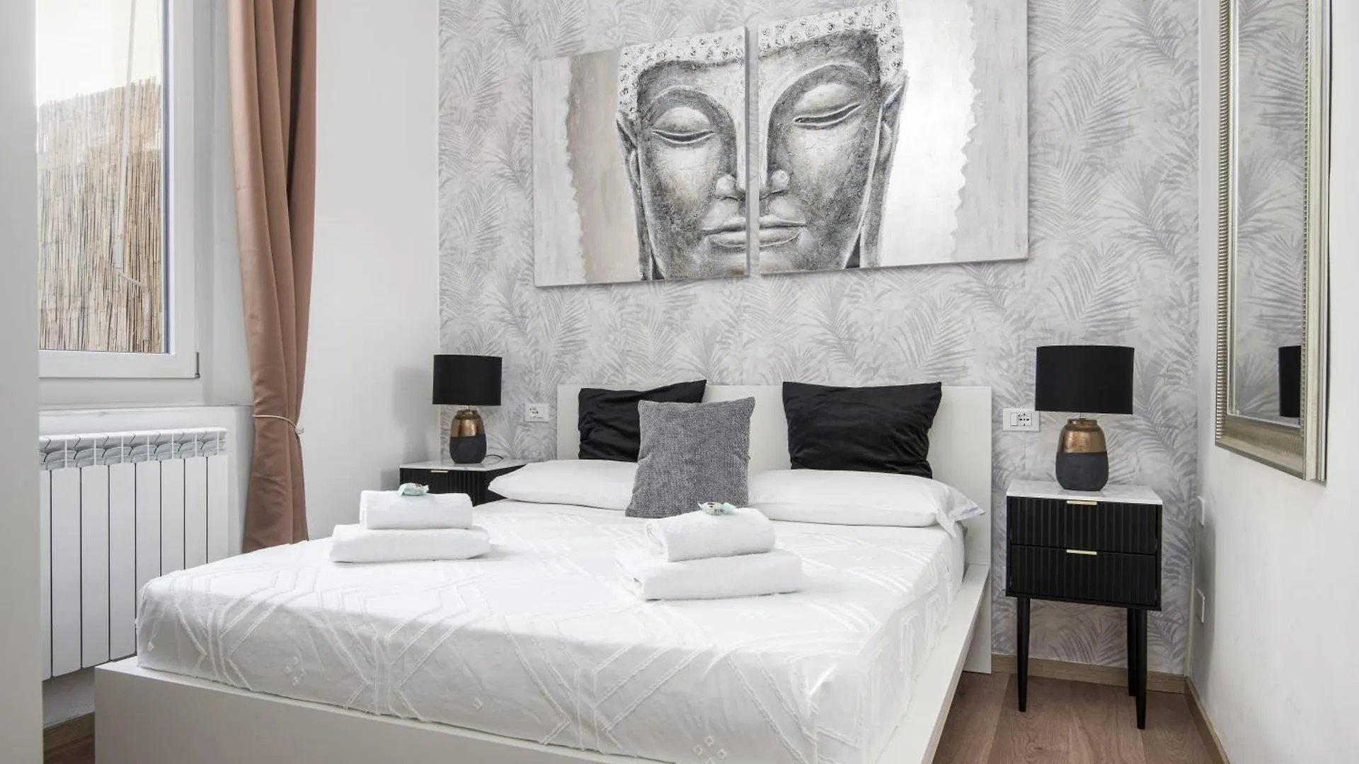 Zen Island Downtown Florence, New Apartment For 6